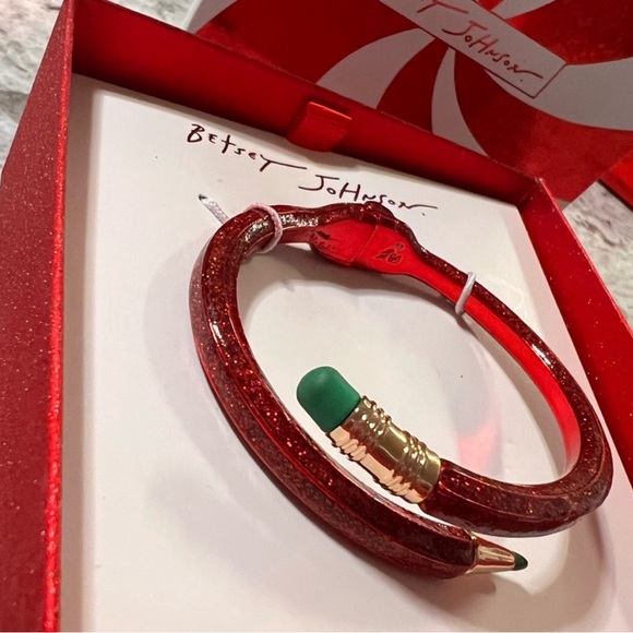 NWT ⚜️♥️⚜️ Betsey Johnson Holiday Red Glitter Pencil Bracelet With Green Eraser - Picture 4 of 12